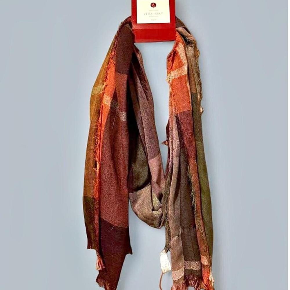 New with tags dress barn scarf